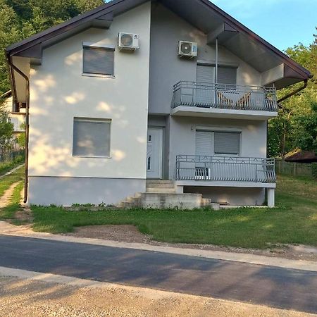 Omar & Una Apartmani Bihać Exterior foto